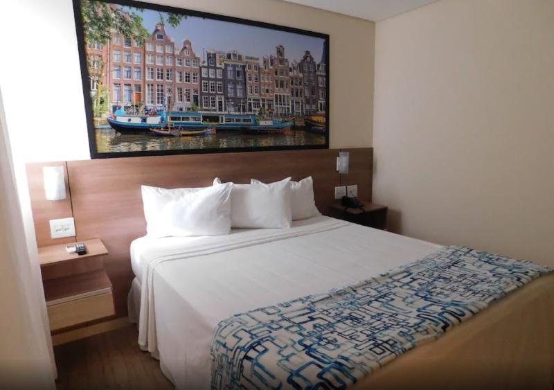 Hotel Amsterdam Montes Claros Exteriör bild