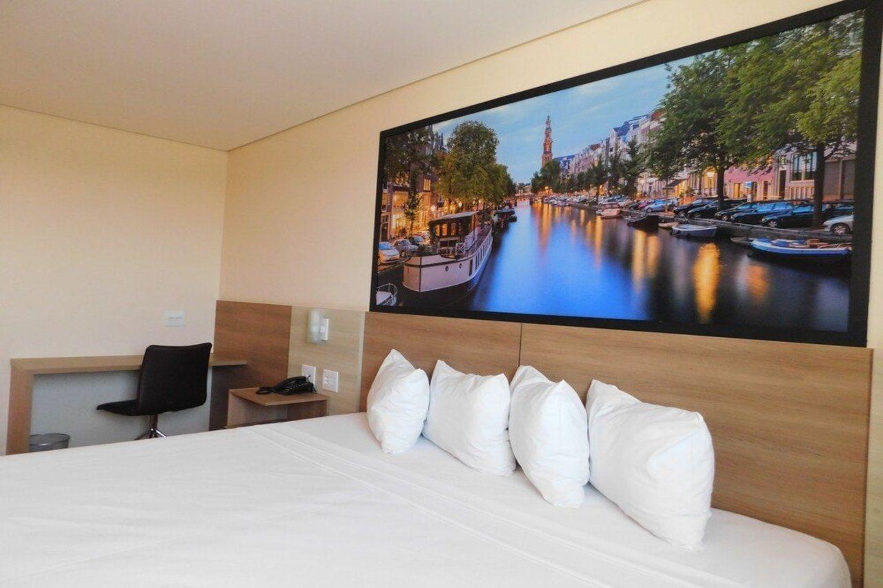 Hotel Amsterdam Montes Claros Exteriör bild