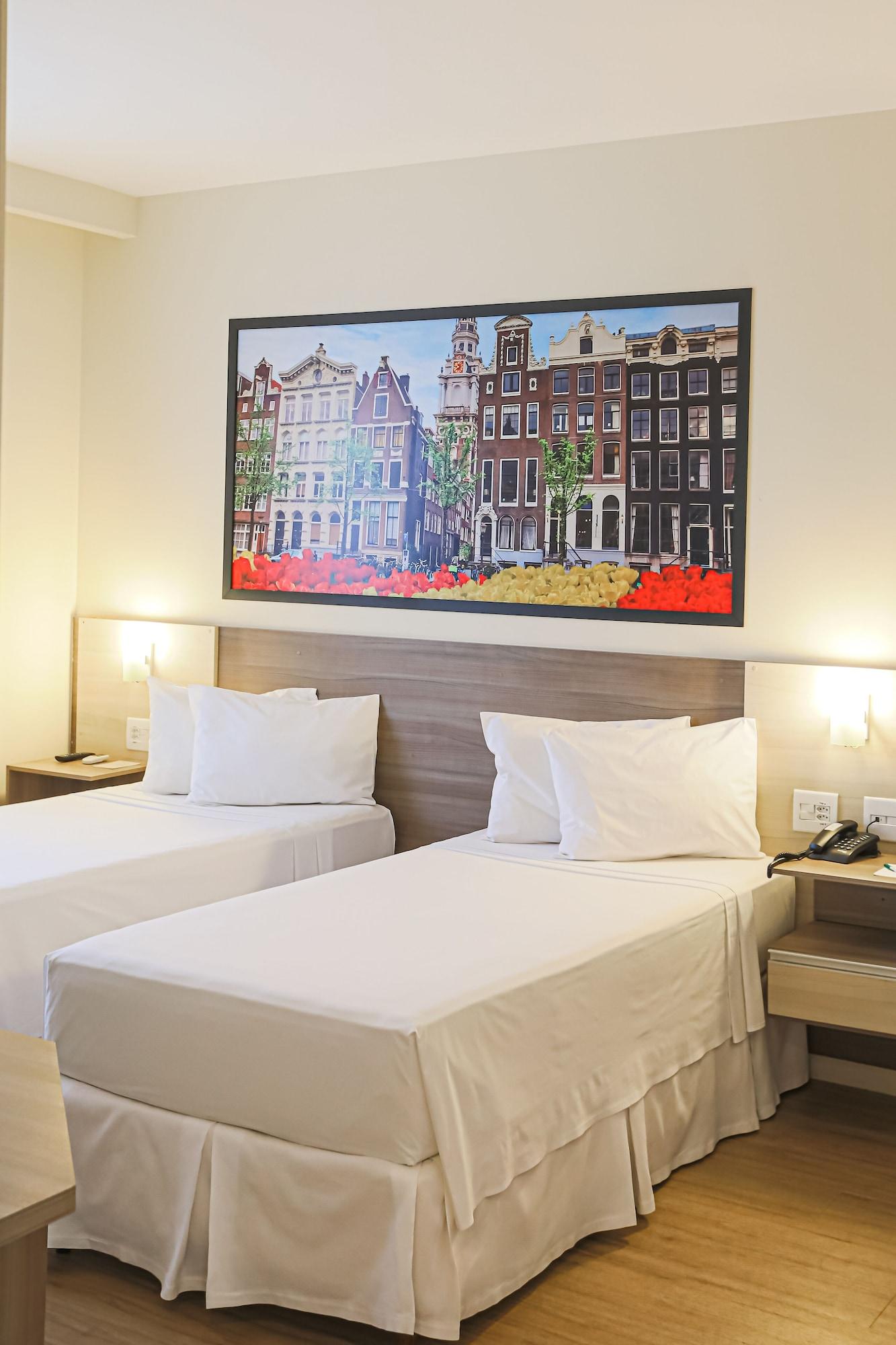 Hotel Amsterdam Montes Claros Exteriör bild