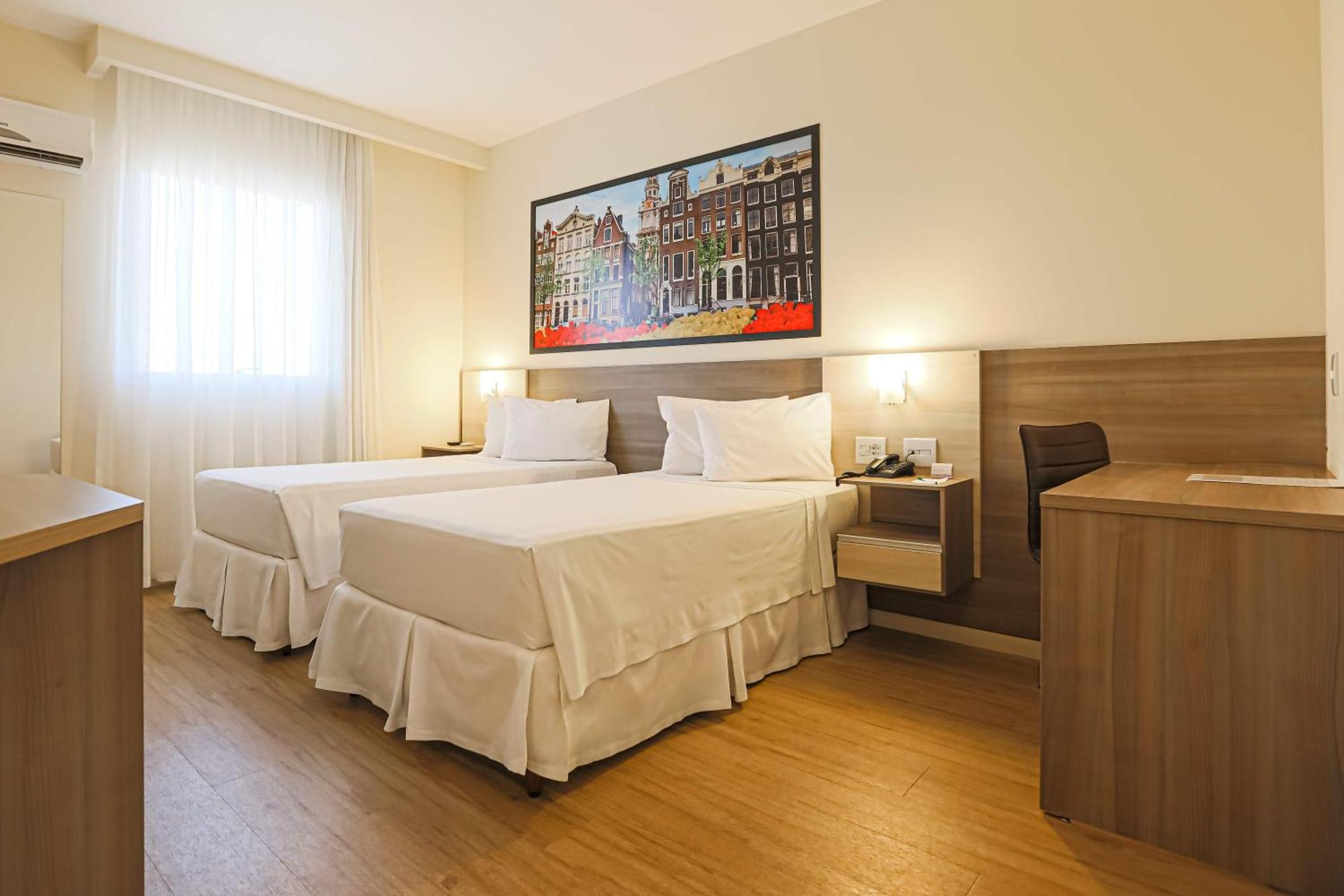 Hotel Amsterdam Montes Claros Exteriör bild